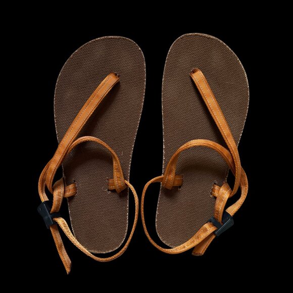 Earth Runners Circadian Sandals - Picture 1 of 3